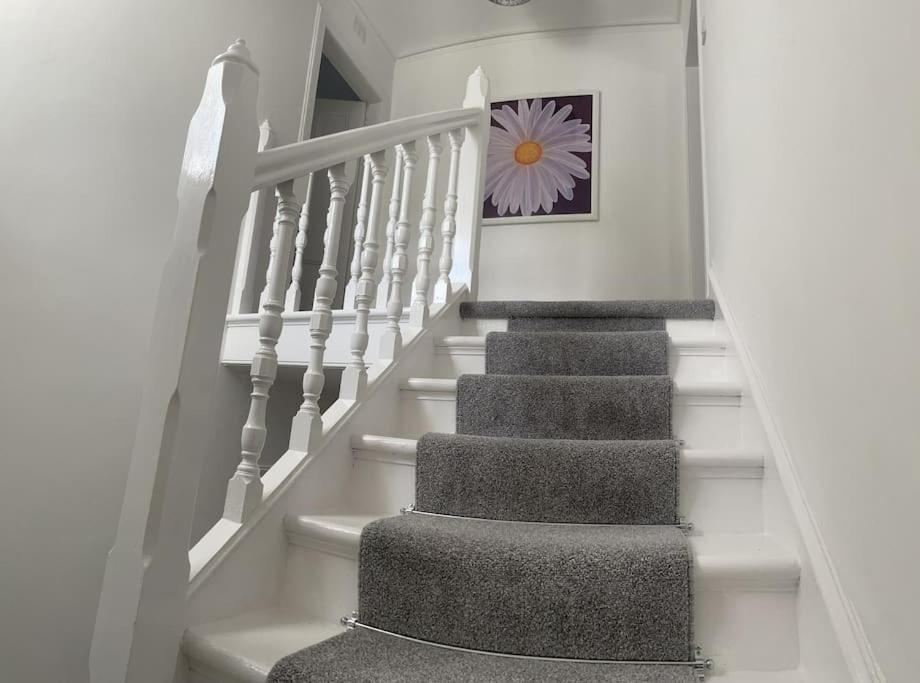 Fantastic Home In Brightons, Falkirk. Polmont Exterior foto